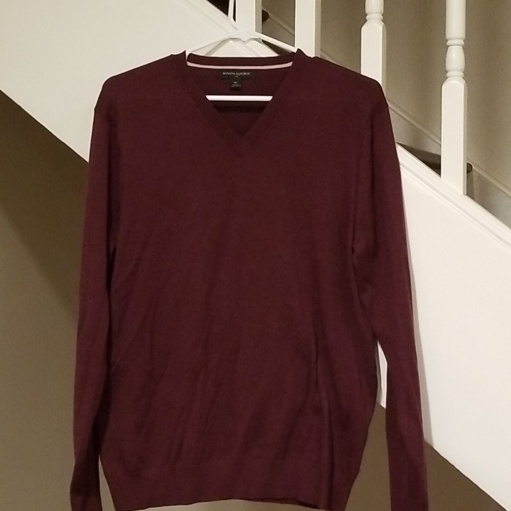 Banana Republic Men's Burgundy VNeck Sweater